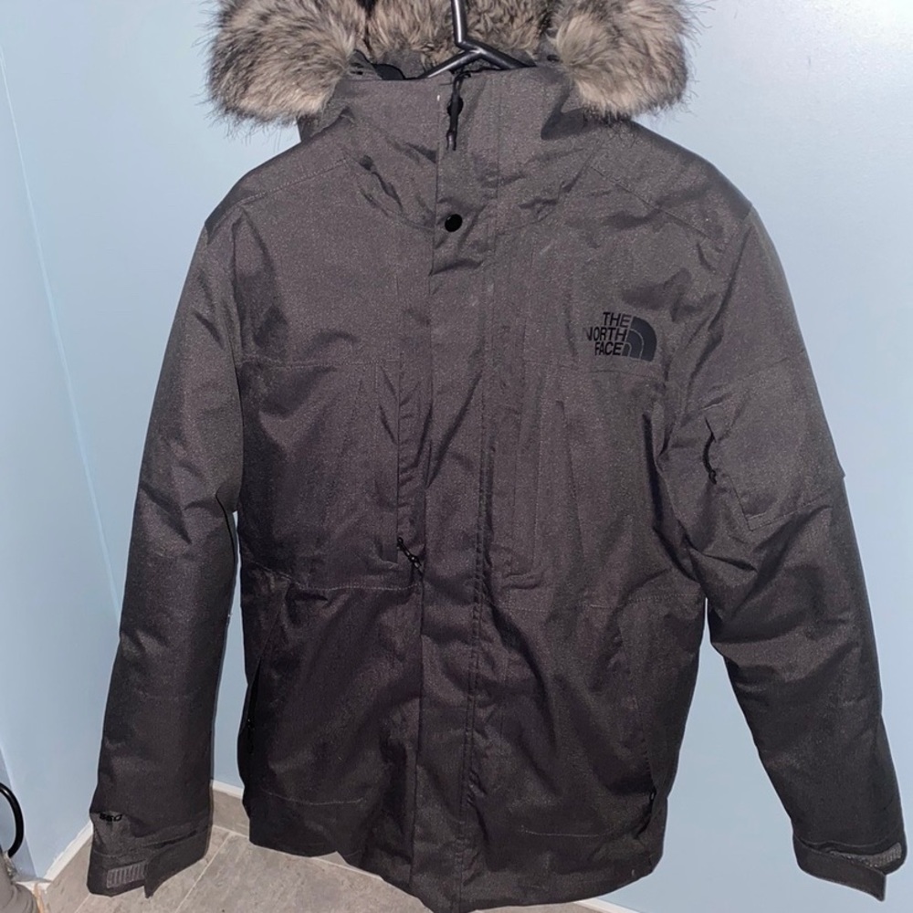 North Face 550 Down Parka — 9.5/10 condition